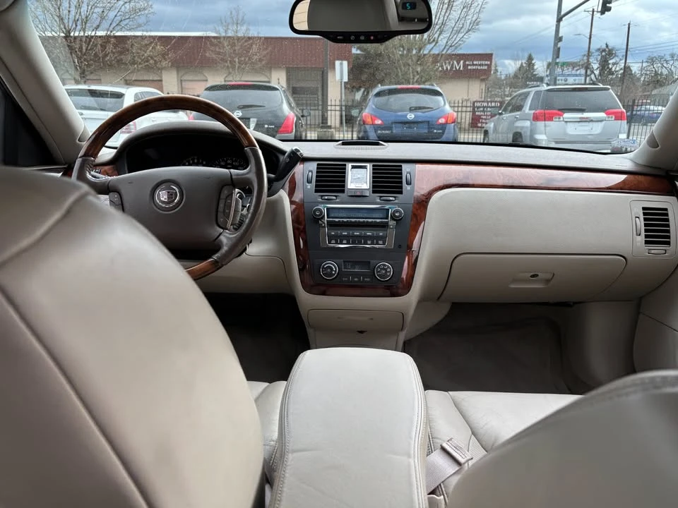 2006 Cadillac DTS - Image 11 of 13