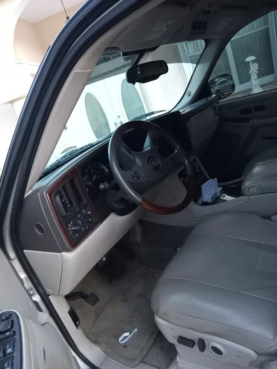 2006 Cadillac Escalade & EXT 2nd Gen - Image 4 of 5
