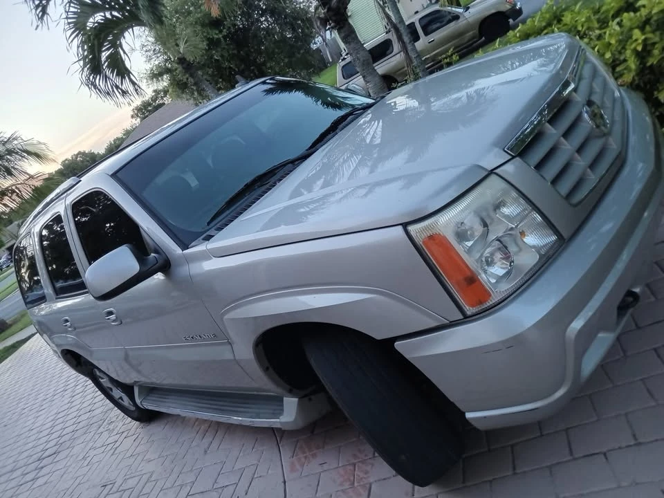 2006 Cadillac Escalade & EXT 2nd Gen - Image 3 of 5