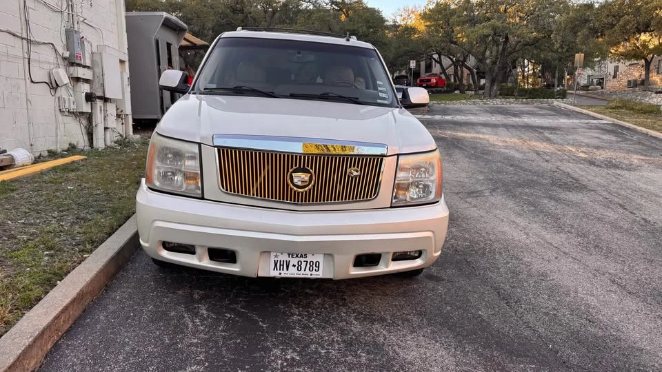 2006 Cadillac Escalade & EXT 2nd Gen - Image 3 of 8