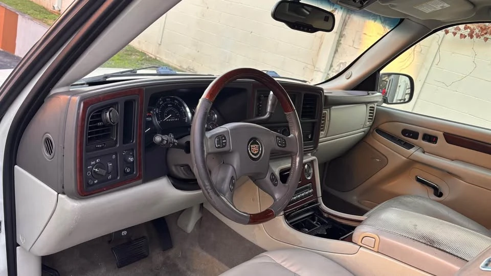 2006 Cadillac Escalade & EXT 2nd Gen - Image 5 of 8