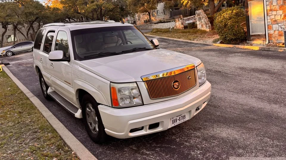 2006 Cadillac Escalade & EXT 2nd Gen - Image 4 of 8