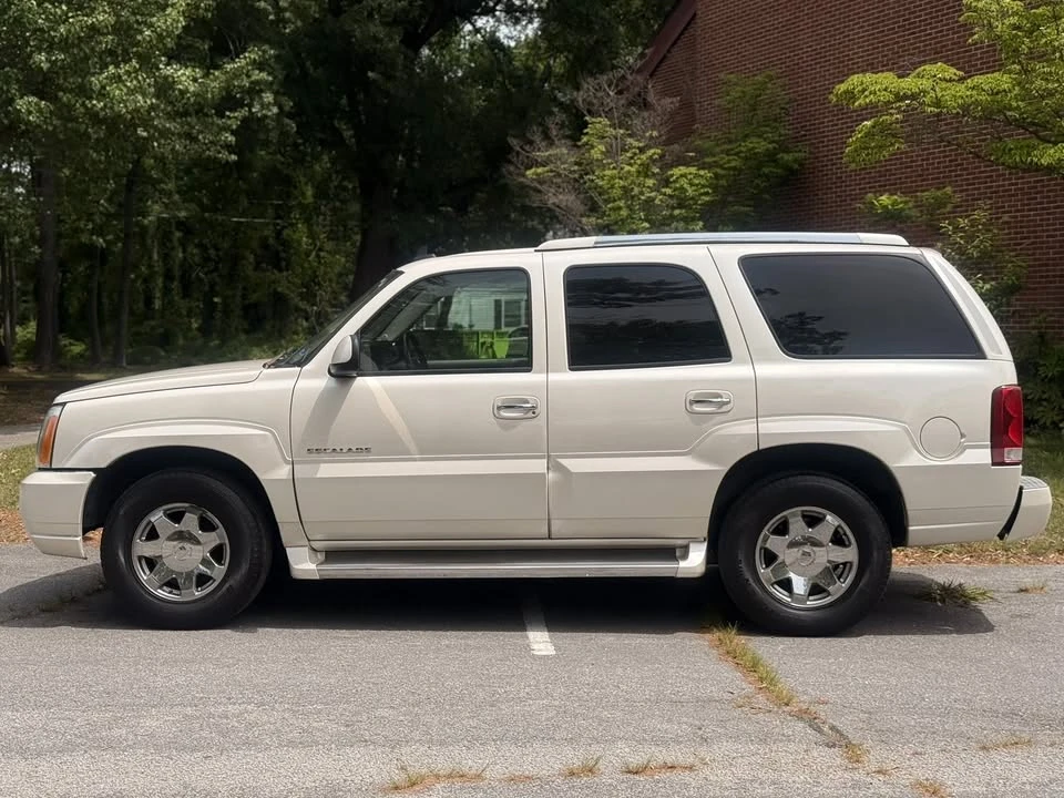 2006 Cadillac Escalade & EXT 2nd Gen - Image 2 of 18
