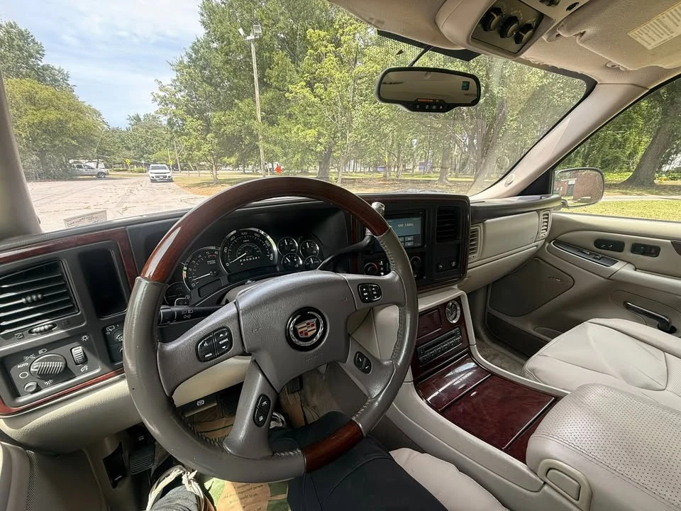 2006 Cadillac Escalade & EXT 2nd Gen - Image 16 of 18