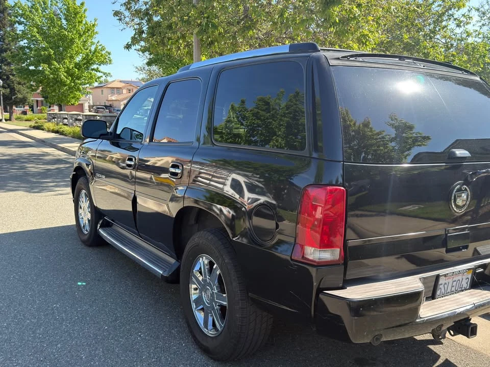2006 Cadillac Escalade & EXT 2nd Gen - Image 2 of 8