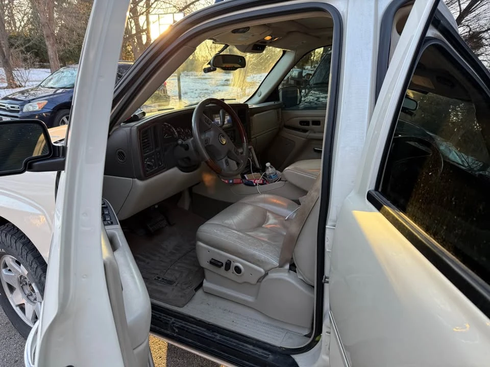 2006 Cadillac Escalade & EXT 2nd Gen - Image 8 of 9