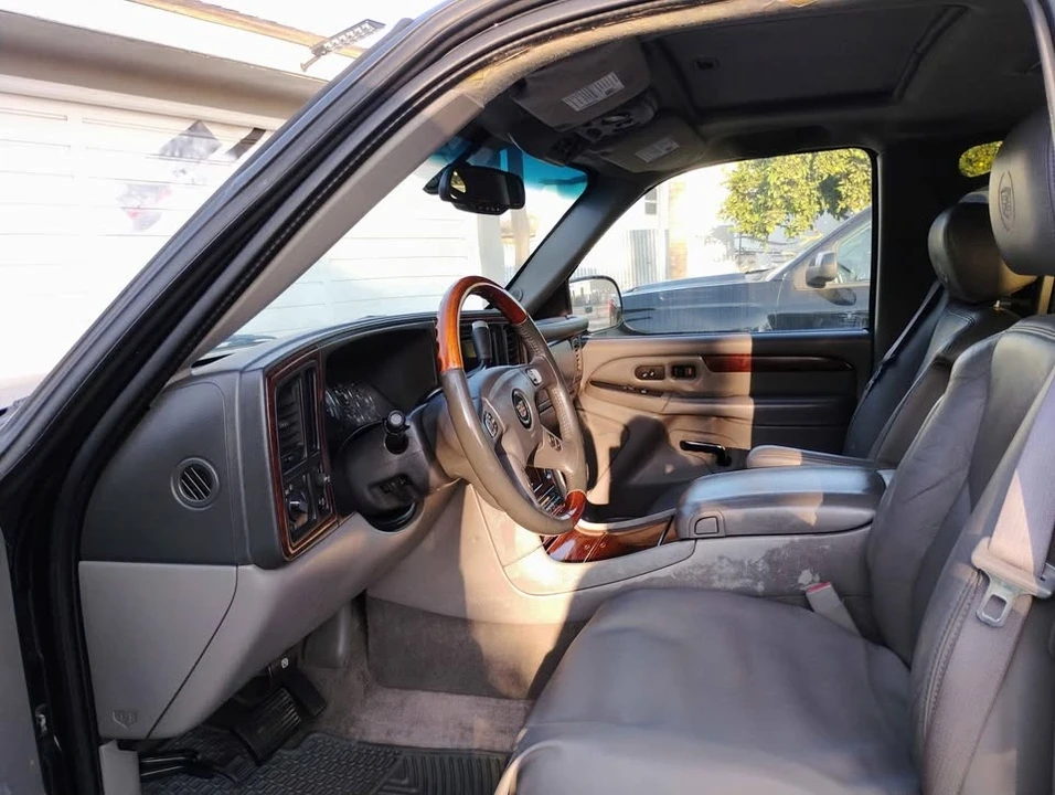 2006 Cadillac Escalade & EXT 2nd Gen - Image 2 of 15