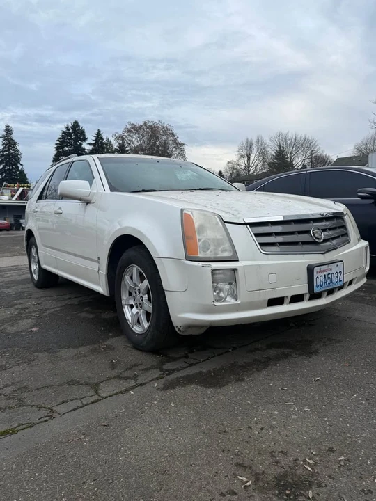 2006 Cadillac SRX - Image 2 of 5