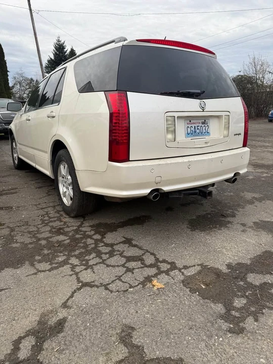 2006 Cadillac SRX - Image 3 of 5