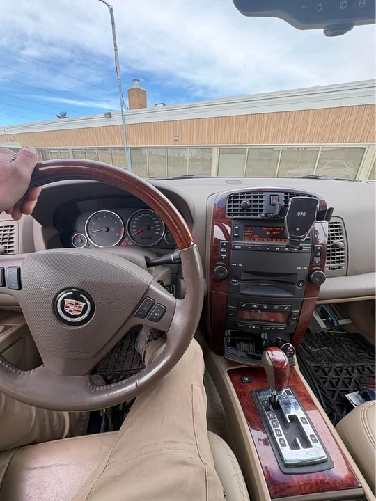 2006 Cadillac SRX - Image 12 of 15
