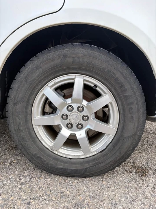 2006 Cadillac SRX - Image 7 of 15