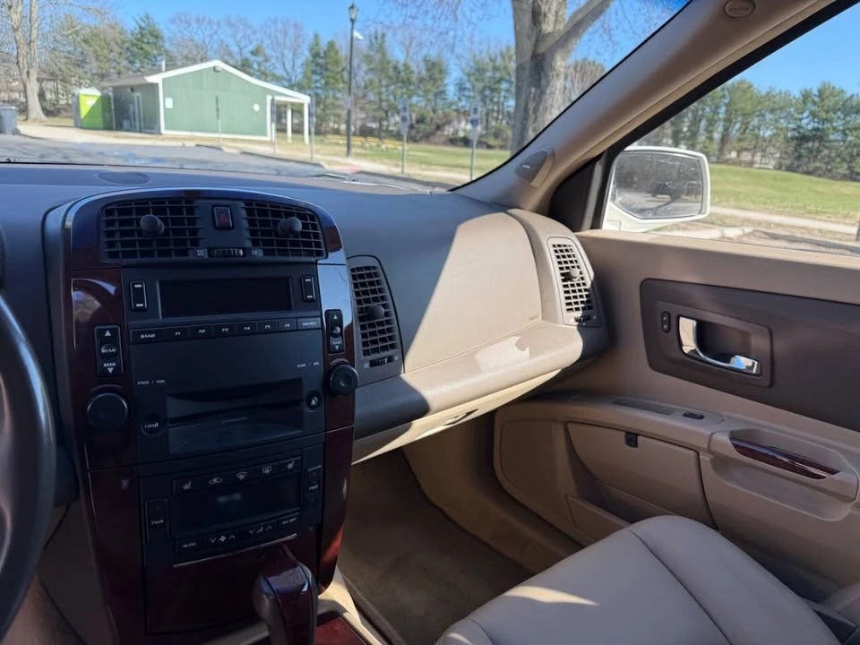 2006 Cadillac SRX - Image 12 of 20