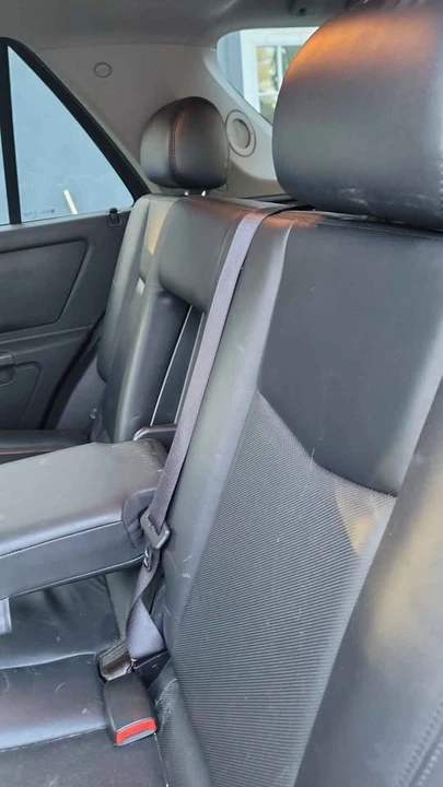 2006 Cadillac SRX - Image 4 of 6