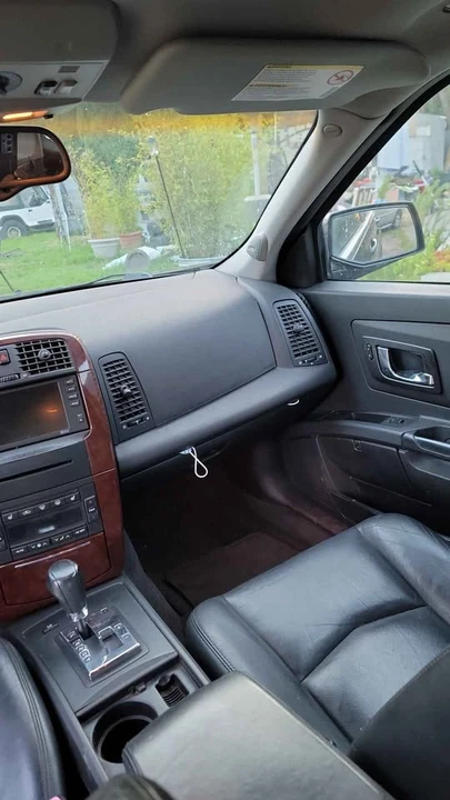 2006 Cadillac SRX - Image 6 of 6