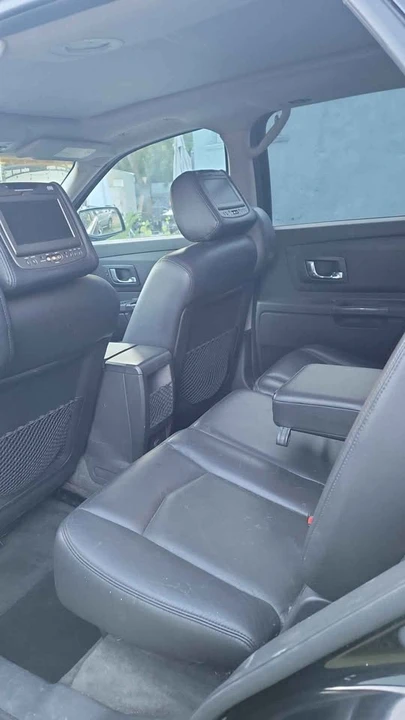 2006 Cadillac SRX - Image 3 of 6