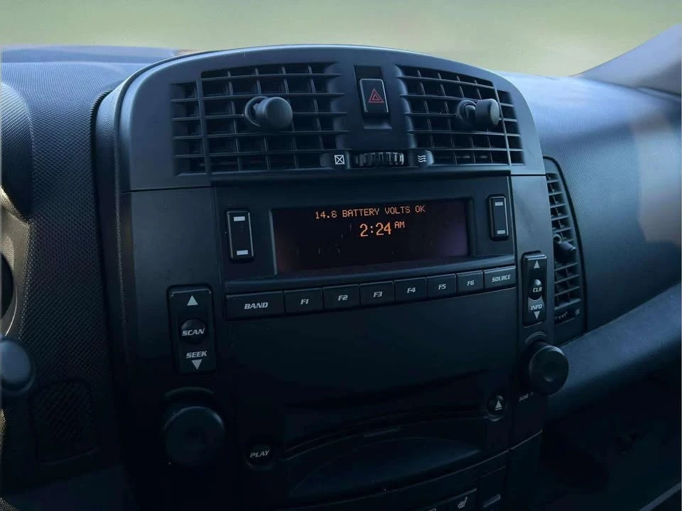 2006 Cadillac SRX - Image 17 of 19
