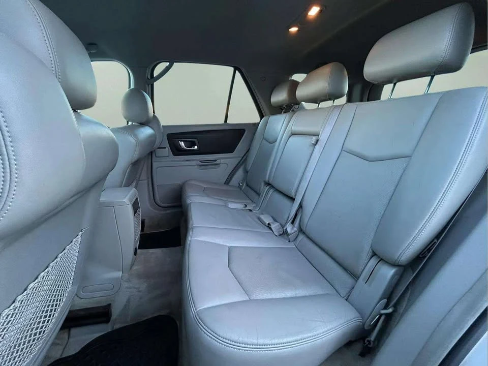 2006 Cadillac SRX - Image 11 of 19