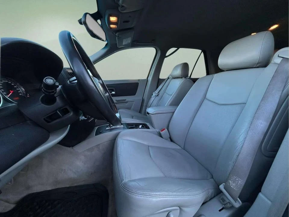 2006 Cadillac SRX - Image 10 of 19