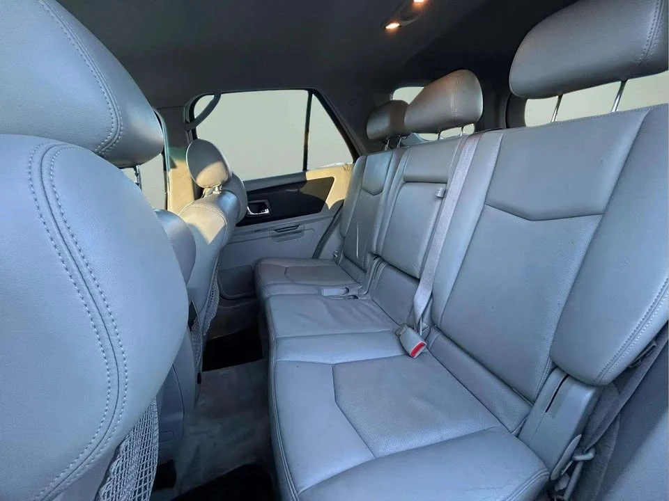 2006 Cadillac SRX - Image 11 of 20