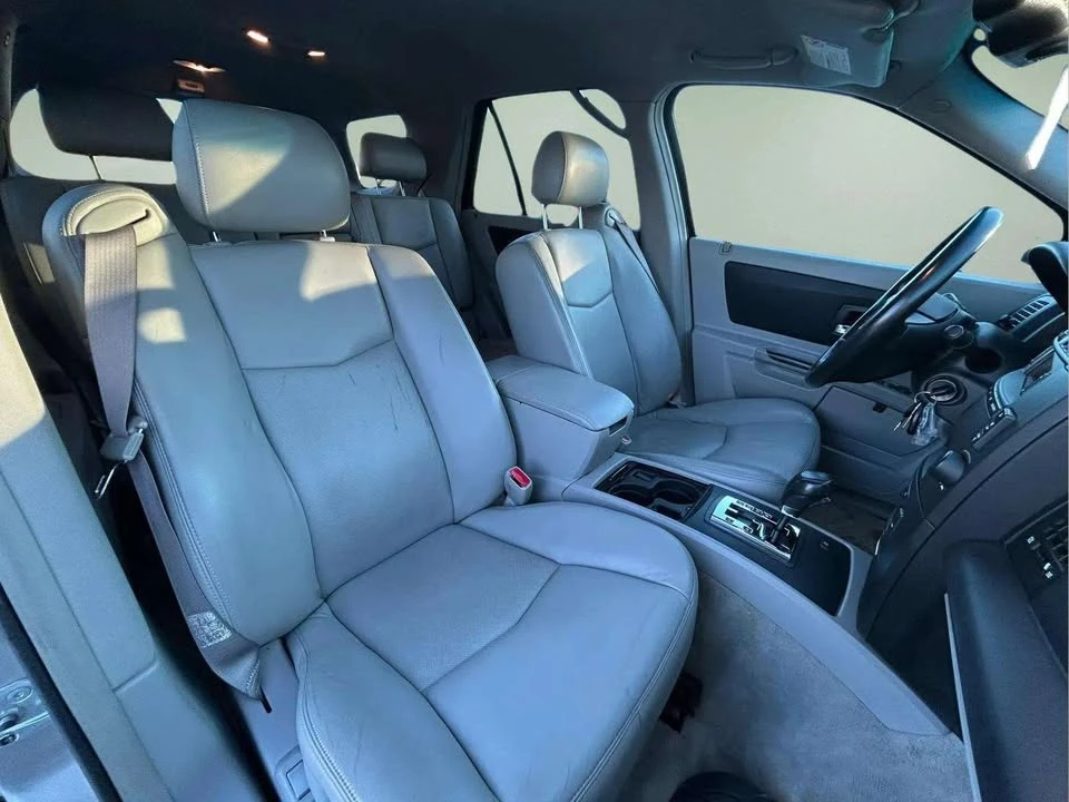2006 Cadillac SRX - Image 13 of 20
