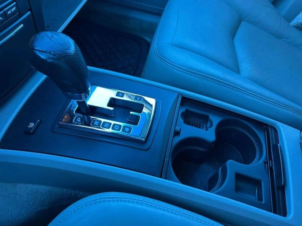2006 Cadillac SRX - Image 19 of 20