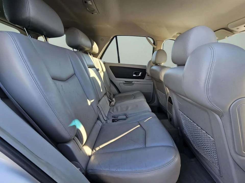 2006 Cadillac SRX - Image 13 of 20