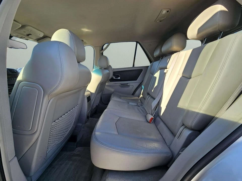 2006 Cadillac SRX - Image 11 of 20