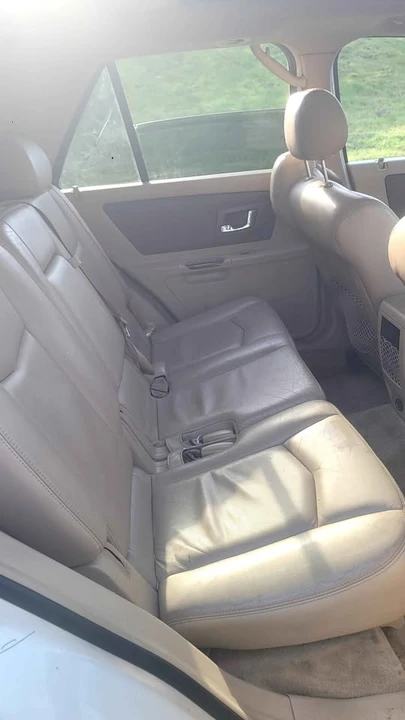 2006 Cadillac SRX - Image 5 of 7
