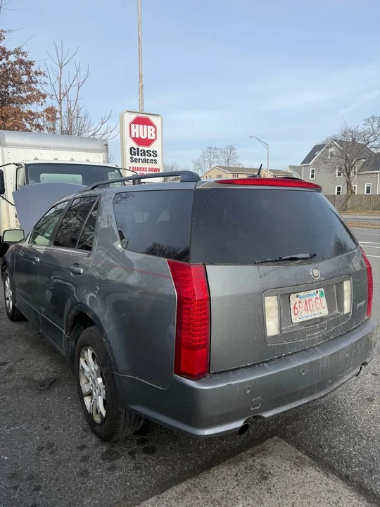 2006 Cadillac SRX - Image 2 of 4