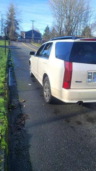 2006 Cadillac SRX - Image 2 of 7