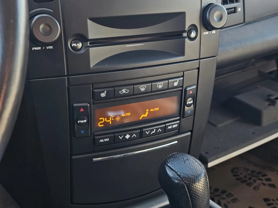 2006 Cadillac SRX - Image 18 of 20