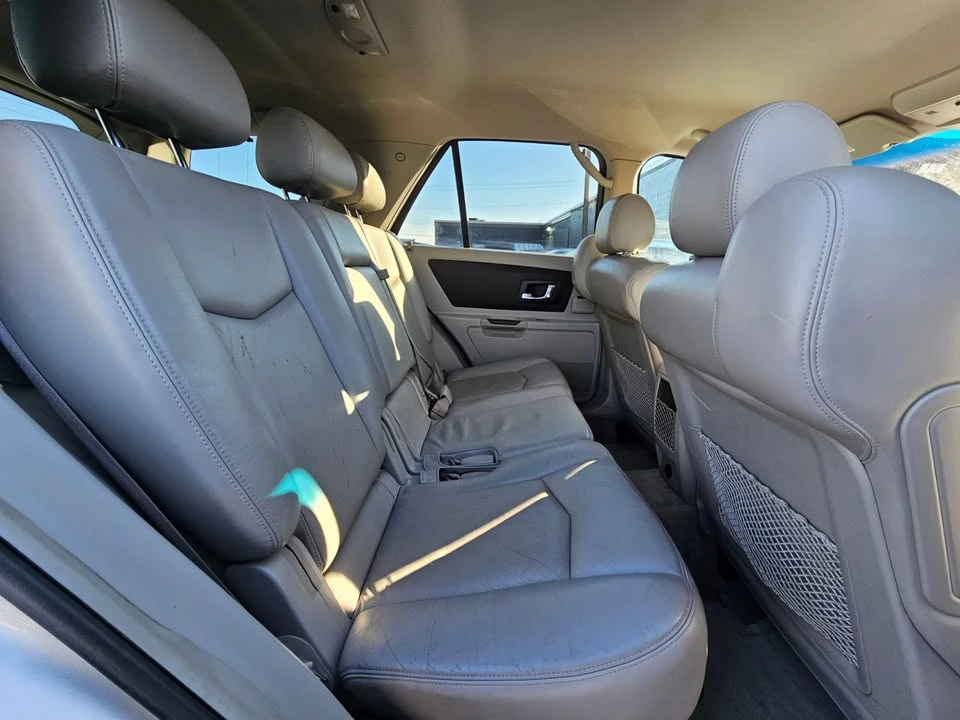 2006 Cadillac SRX - Image 13 of 20