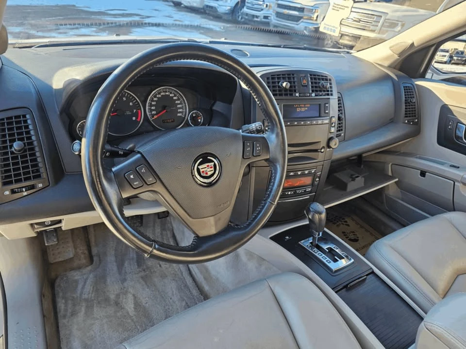 2006 Cadillac SRX - Image 16 of 20