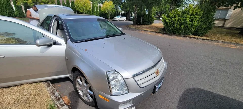 2005 Cadillac STS - Image 2 of 6