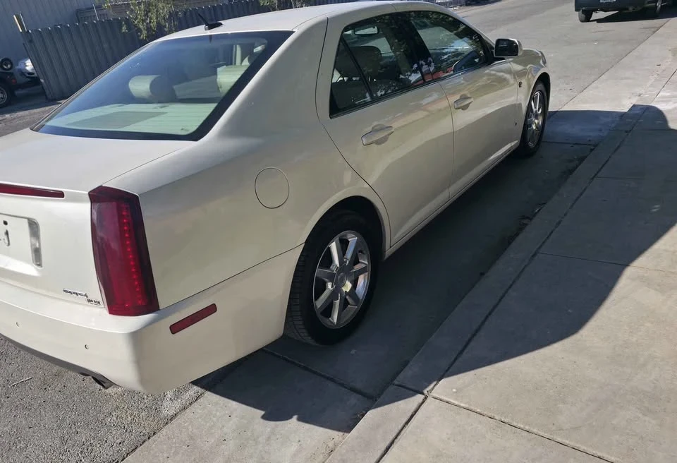 2006 Cadillac STS - Image 2 of 9