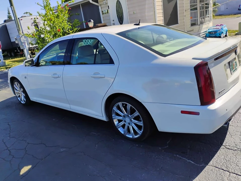 2006 Cadillac STS - Image 2 of 7