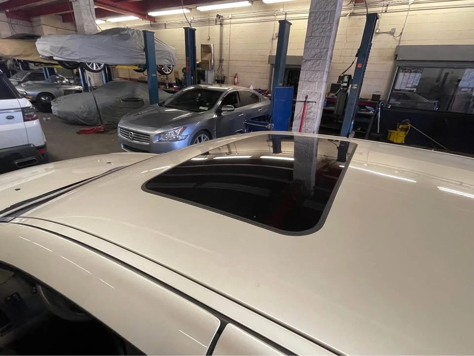2006 Cadillac STS - Image 8 of 12