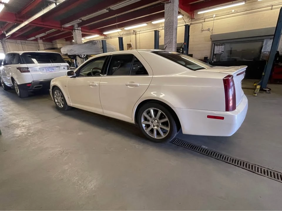 2006 Cadillac STS - Image 9 of 12