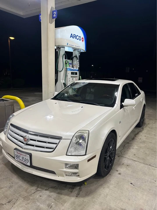 2006 Cadillac STS - Image 2 of 10