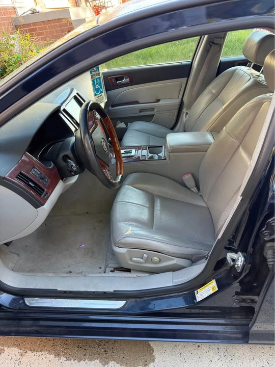 2006 Cadillac STS - Image 9 of 10