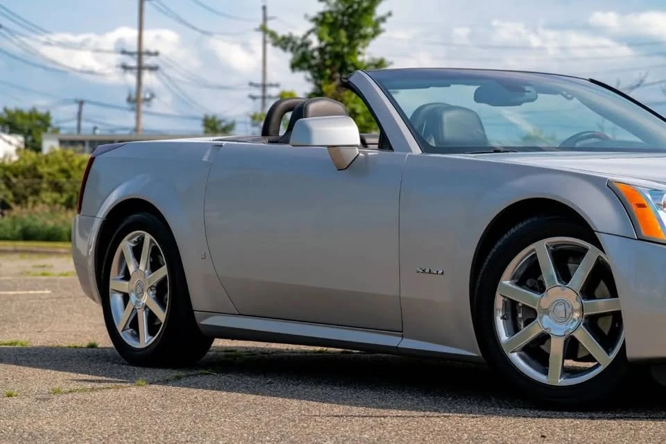 2006 Cadillac XLR - Image 18 of 20