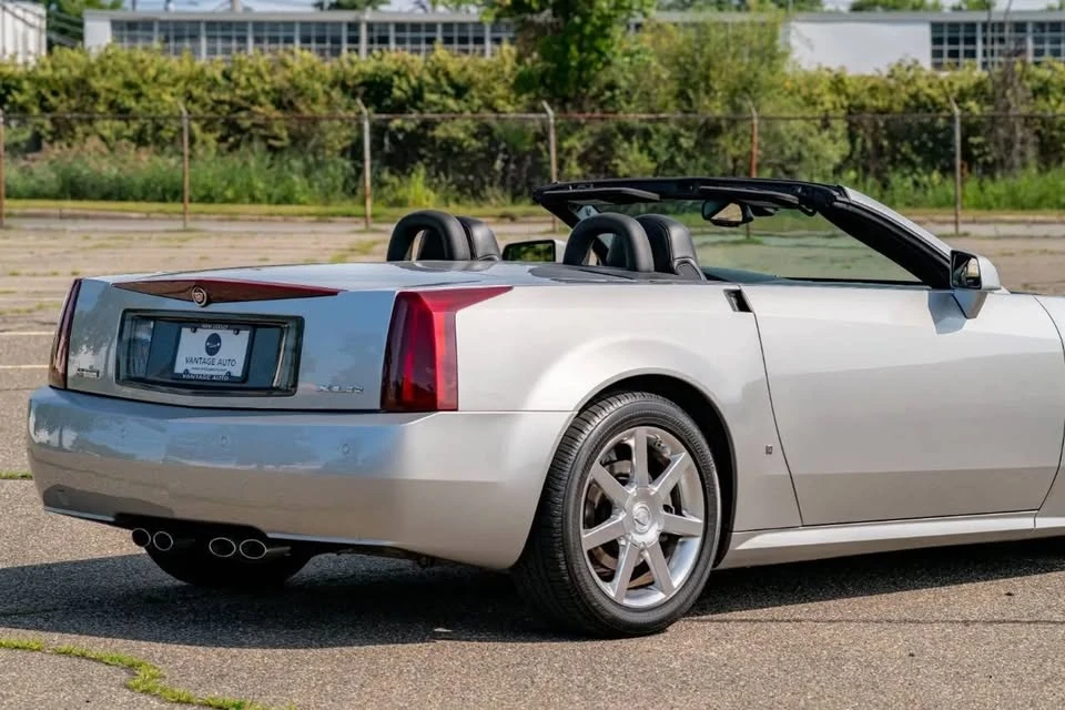 2006 Cadillac XLR - Image 14 of 20