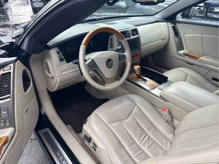 2006 Cadillac XLR - Image 7 of 8