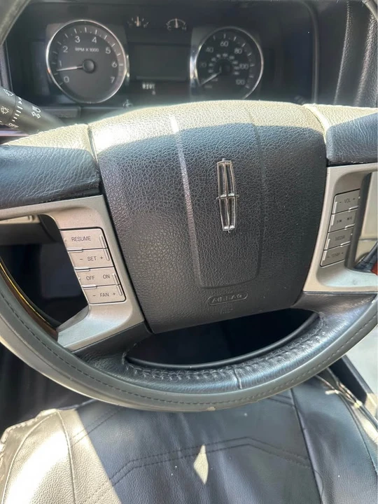 2006 Cadillac DTS - Image 5 of 8