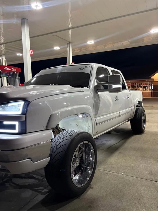 2006 Chevrolet Silverado 1st Gen - Image 2 of 19
