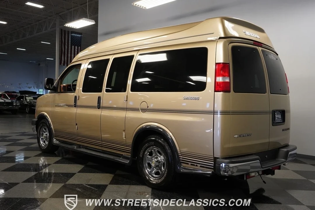 2006 Chevrolet Express - Image 10 of 12