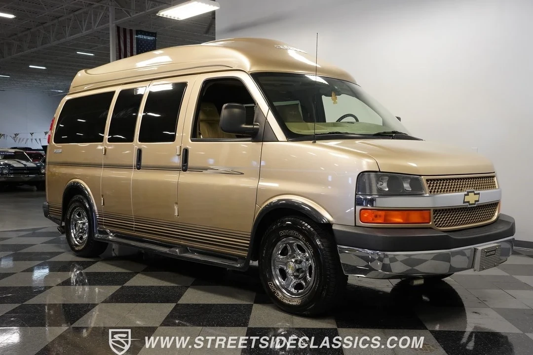2006 Chevrolet Express - Image 17 of 21