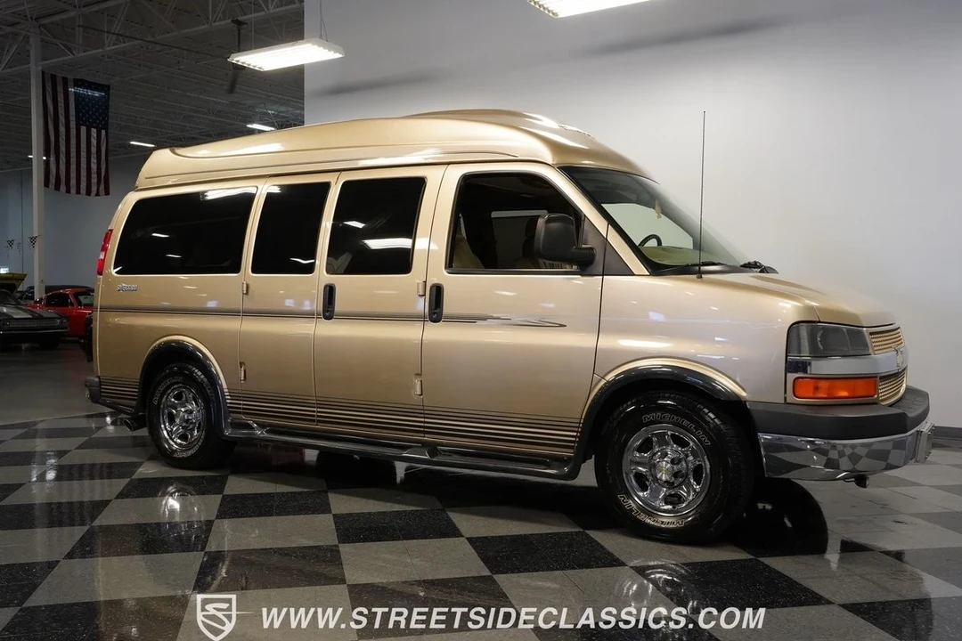 2006 Chevrolet Express - Image 16 of 21