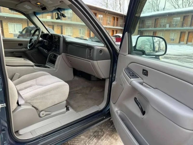 2006 Chevrolet Avalanche - Image 11 of 12
