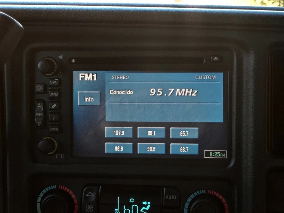 2006 Chevrolet Avalanche - Image 14 of 21